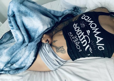 毛深いラテン系オンリーファンズ ポルノ ギャラリー