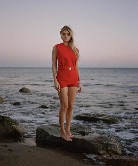 大学生のオンリーファンズ セクシー裸 ギャラリー