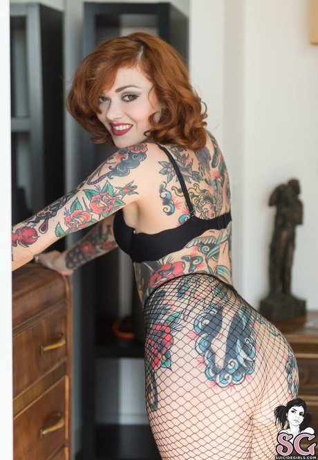 ルビーオンリーファン アダルト 写真