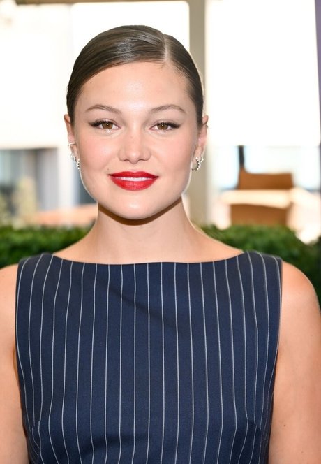 Madison Iseman XXXモデル 写真