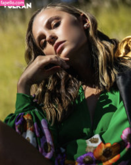 Madison Iseman セックスポルノスター アーカイブ