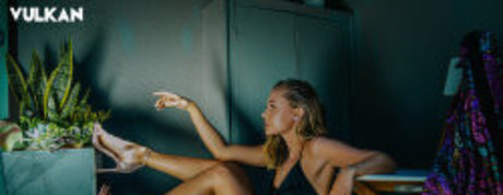 Madison Iseman アートモデル 画像