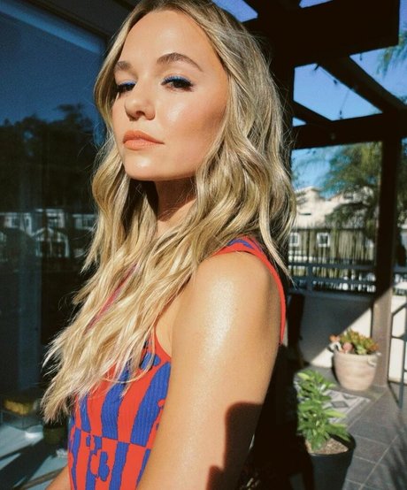 Madison Iseman セクシー女優 ギャラリー