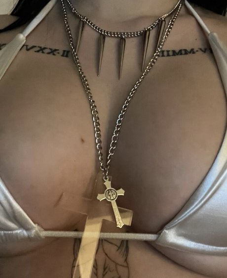 巨大なペニスオンリーファンズ ホット 画像