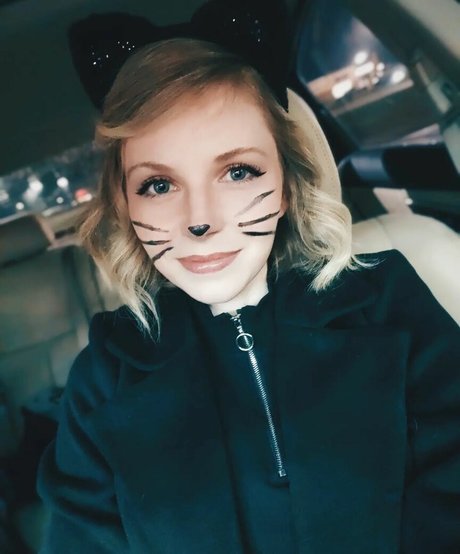 ティーンウェブカメラOnlyFans セクシーヌード 画像