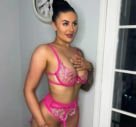 Beckie Holloway ヌードスター 写真