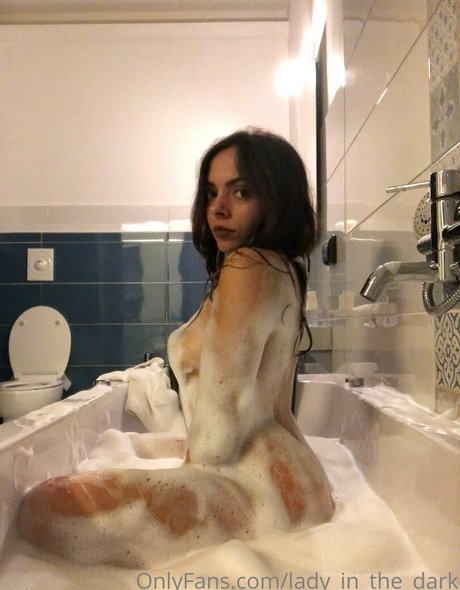 妊娠中のアジア人オンリーファンズ えろ 写真