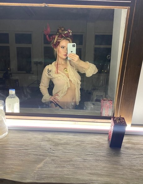 ゴス3P OnlyFans 美しいxxx 画像