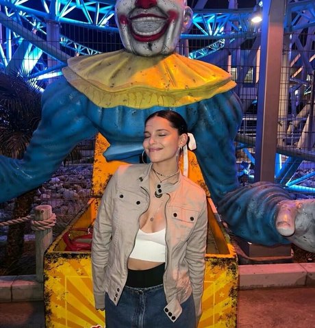 Inde Navarrette xxx女優 写真