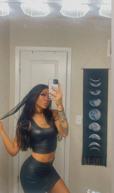 ポーグエボニーオンリーファンズ 美しい ギャラリー