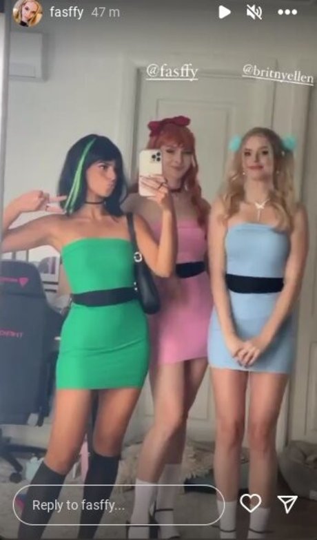 巨乳で曲線美のOnlyFans ホットセクシー ギャラリー