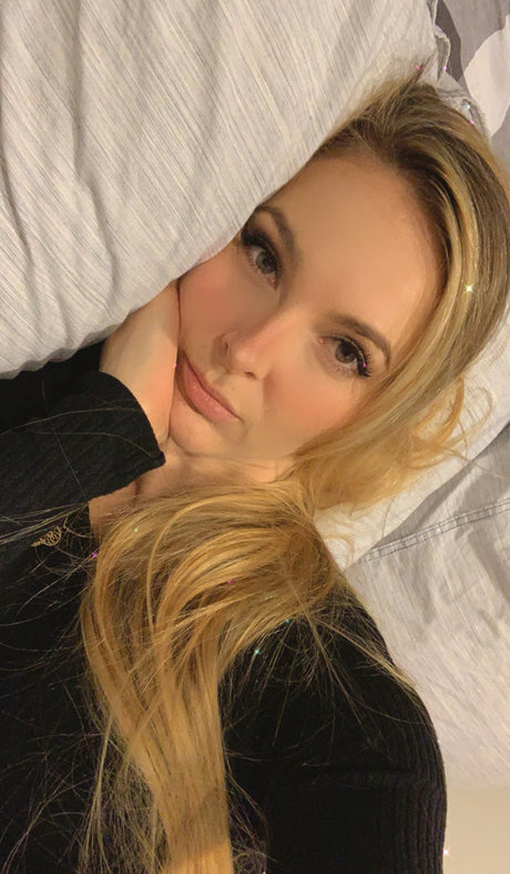 義母オンリーファンズ 美しいxxx 画像