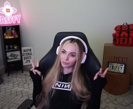 Fasffy かわいいポルノスター 画像