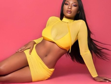 巨乳義母OnlyFans ヌード 写真