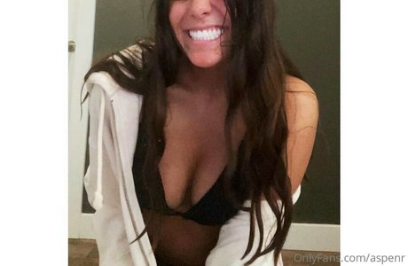 Aspen Reed アートモデル 画像