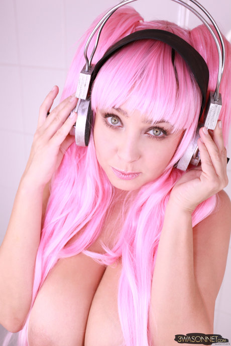 Ewa Sonnet アダルトモデル 写真