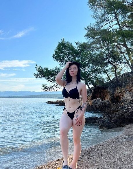 黒猫のOnlyFans 美しい 画像