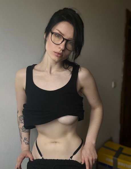 毛深いアジア人オンリーファンズ ポルノ 写真