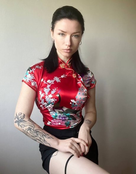 母乳オンリーファン 無料ポルノ 画像