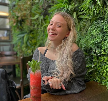 クーガーオンリーファンズ 美しいポルノ 写真