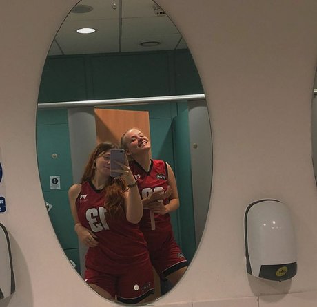 ママのアナルOnlyFans セクシーヌード 写真