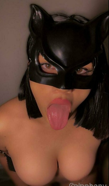 巨大なチンポを持つシーメールオンリーファンズ xxx 写真