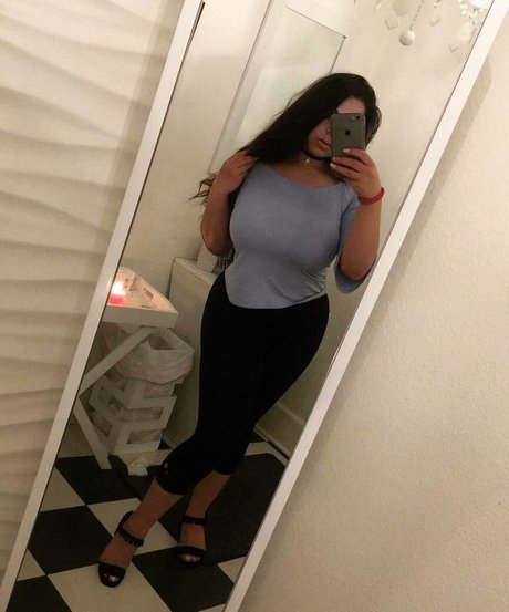 iloveteniah 美しい女優 ギャラリー