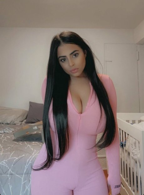 ジムガールズオンリーファンズ ヌード 画像