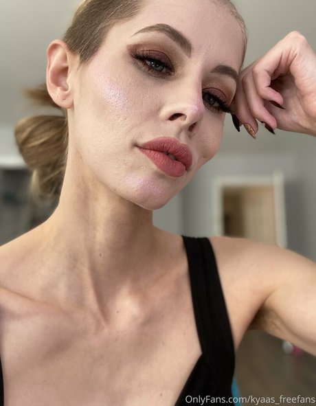 大学生のオンリーファンズ 無料エロ 画像