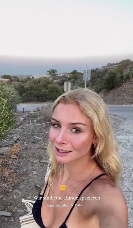 18歳のオンリーファンズ ポルノグラフィック 写真