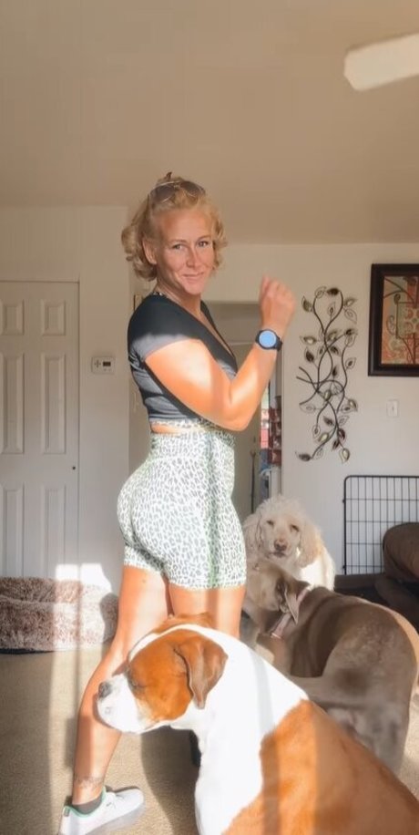 Dina Brown ヌードモデル 写真