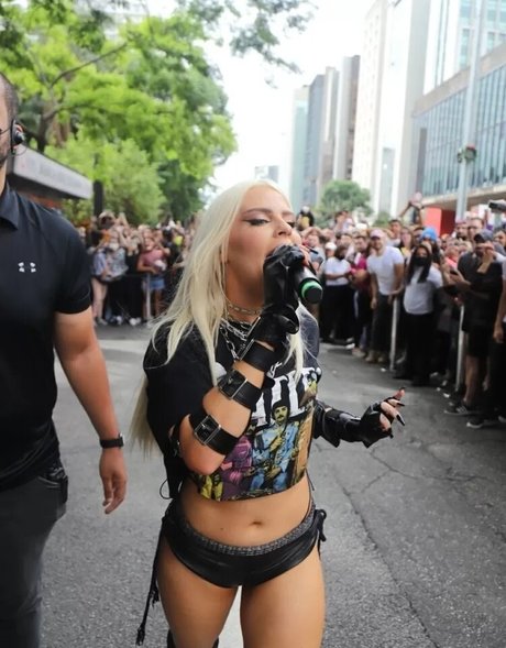 ソロオンリーファンズ セクシー 写真