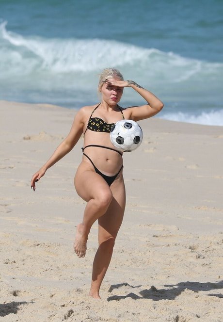 トゥインクスオンリーファンズ 無料ポルノ 画像