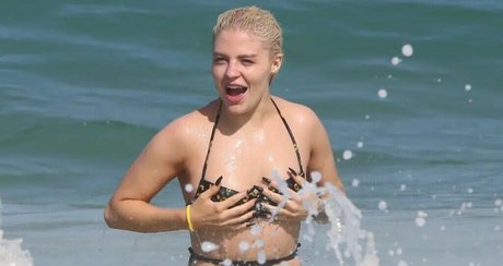 小人ヌードオンリーファンズ アートヌード 写真