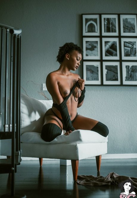 Naomi SG ポルノスター 独占 画像