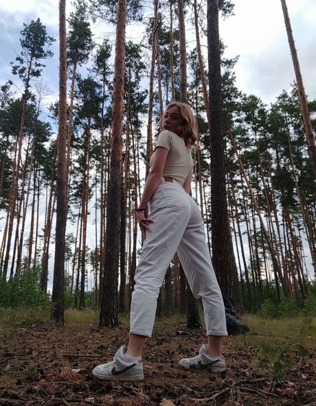 V ixxi アート女優 写真