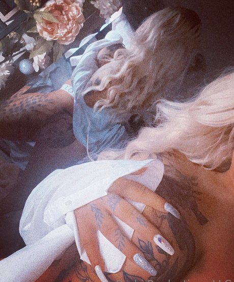 spicy barbi スター 裸 写真