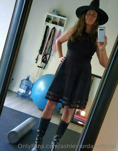 巨乳の赤毛ティーンOnlyFans 美しい裸 ギャラリー