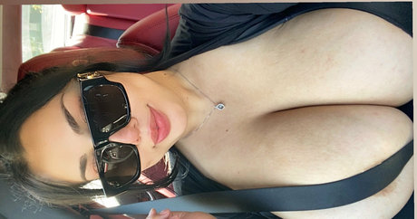 巨乳の赤毛オンリーファンズ ホットxxx 画像