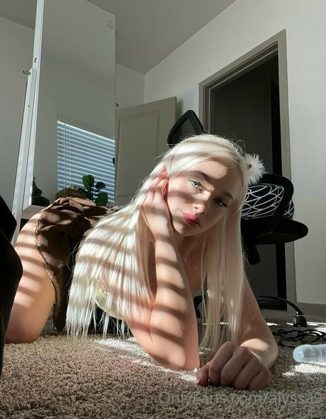 巨乳の黒人女性オンリーファンズ HD 写真