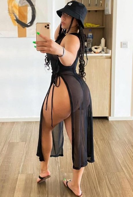 Xxginaa_ 裸の女優 写真