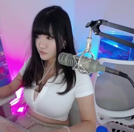 女装オンリーファン ポルノグラフィック 写真