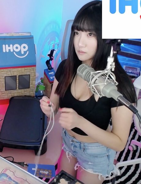 曲線美のランジェリーOnlyFans 素敵 写真