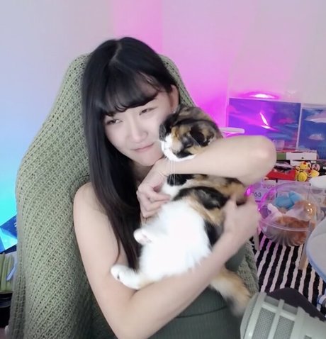 バブルバットオンリーファン セクシーヌード 写真