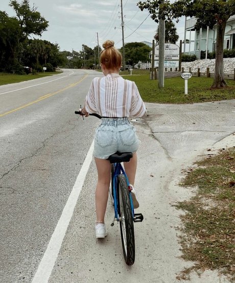 ブッシュ・オンリーファンズ ホットxxx 写真