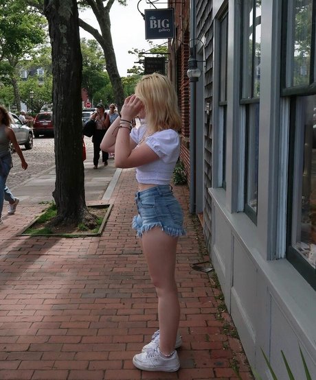 小柄なティーンオンリーファン 美しいxxx ギャラリー