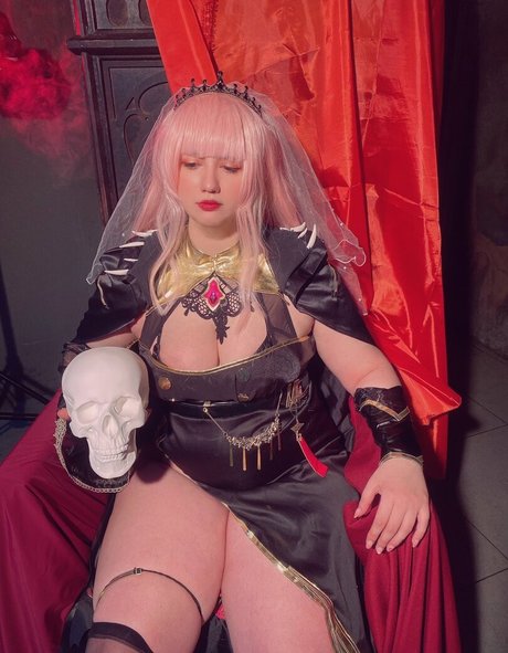 mintosylveon 美しいモデル 写真