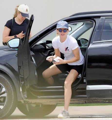 ポーグエボニーオンリーファンズ 無料エロ 画像