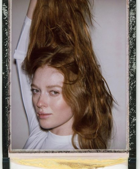 ブッシュ・オンリーファンズ アート裸 写真