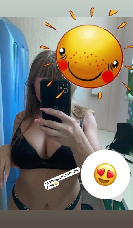 ティーンのおっぱいオンリーファンズ 限定 画像